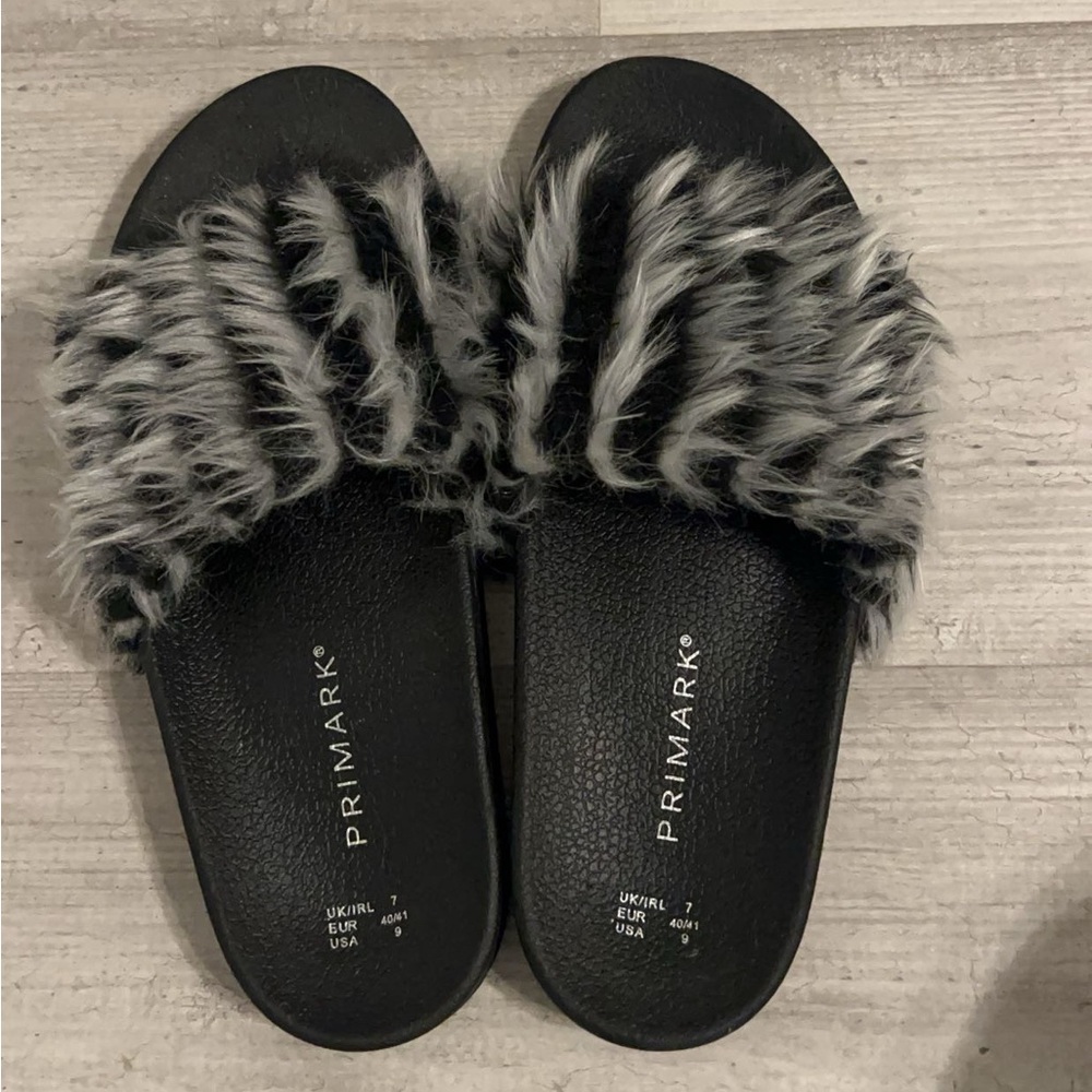 Primark fuzzy black and grey slides